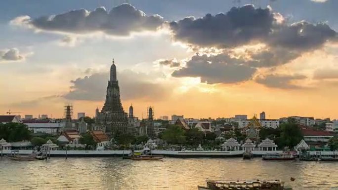 4K延时:日落时分横跨湄南河的Wat Arun Temple