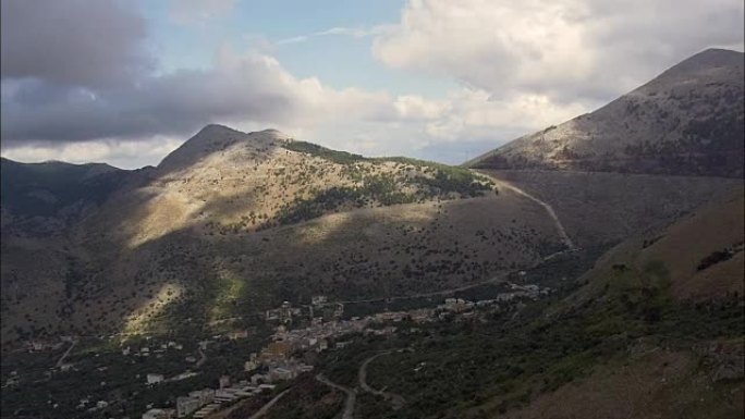 Torretta周围的山脉-鸟瞰图-西西里岛，巴勒莫省，Torretta，意大利