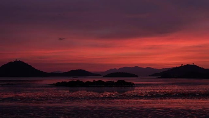 暮色缤纷天空的山地海景延时