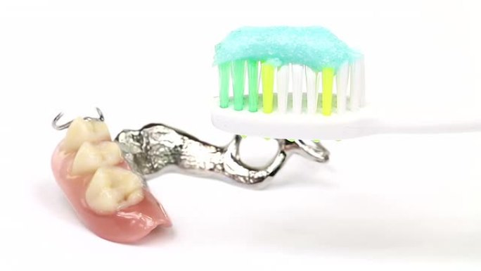 牙刷和假牙牙刷和假牙