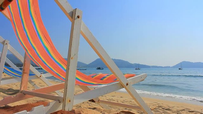 高清多莉: 沙滩上的太阳椅