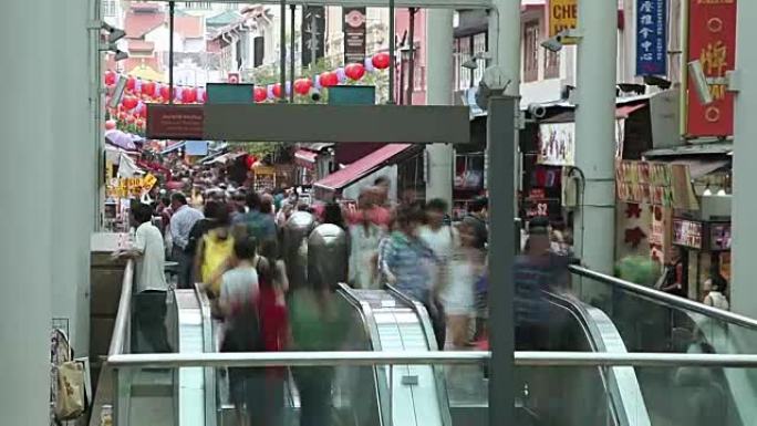 人群拥挤，新加坡的中国城地区