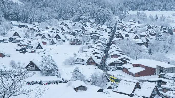 从白天到晚上的延时：日本中部地区岐阜白河河世界遗产