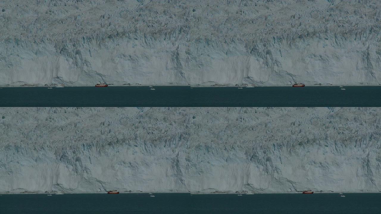 红船靠近冰川壁南极