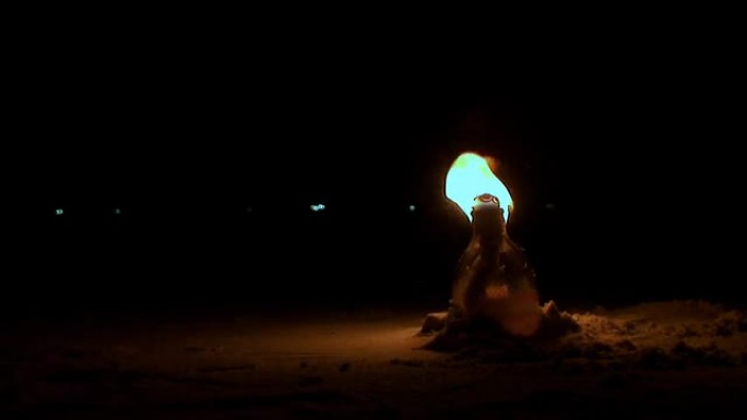 沙子里的火瓶灯-特写