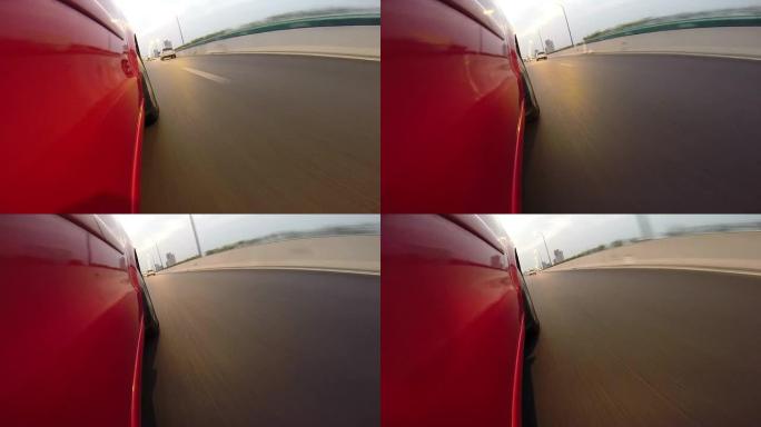 高速行驶的汽车