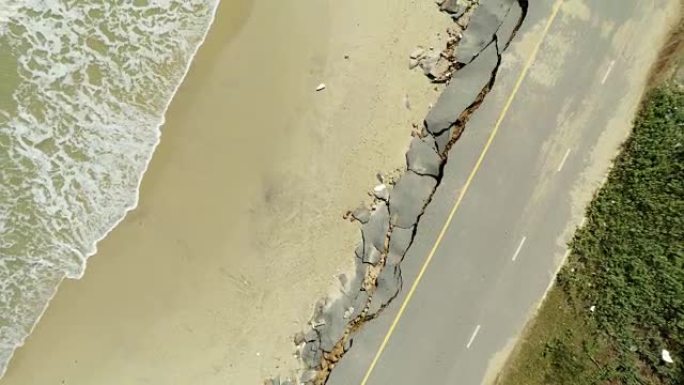海岸线道路受损的航拍视频