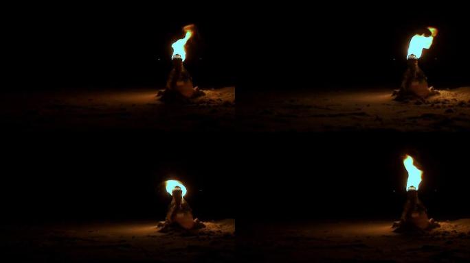 沙子里的火瓶提灯-中等镜头