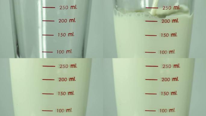 倒牛奶杯倒水酸奶奶