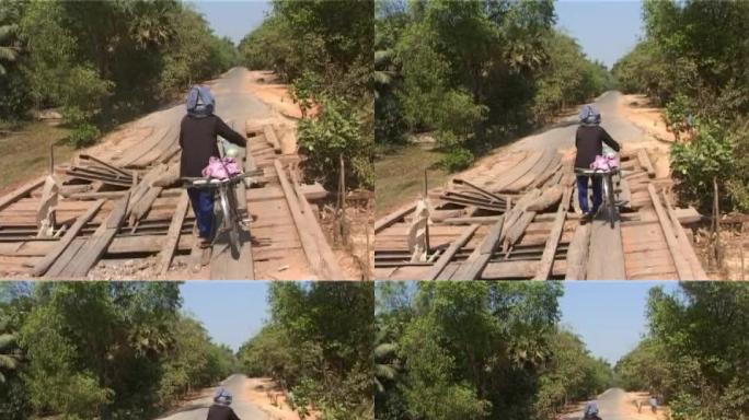 柬埔寨延迟、不安全的桥梁穿越