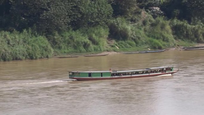 湄公河慢船前往琅勃拉邦