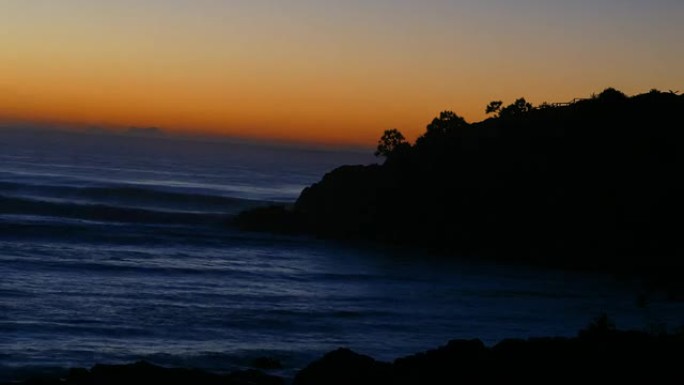 日出时在海岬钓鱼日出时在海岬钓鱼