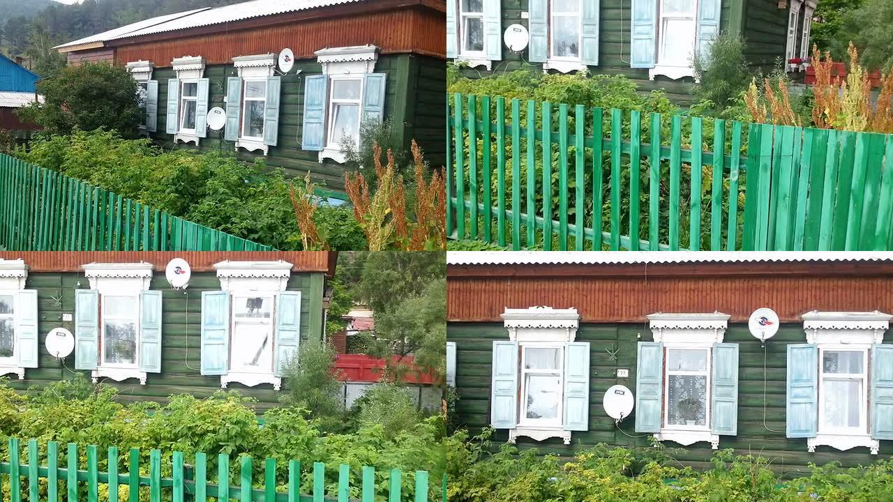传统的俄罗斯房屋，经过程式化和过滤后类似于油画