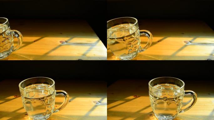 推拉镜头：桌上的一杯水
