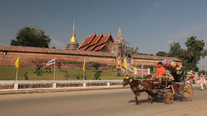 Phrathat Lampang Luang寺庙的马车