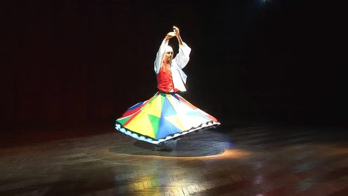 男子跳阿拉伯舞中亚阿拉伯民族舞蹈