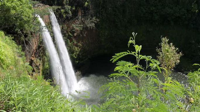 夏威夷怀鲁阿河州立公园的考艾岛怀鲁阿瀑布