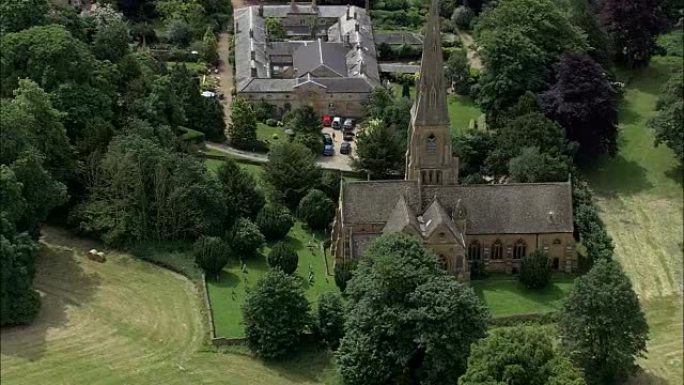 托丁顿教堂-鸟瞰图-英格兰，格洛斯特郡，图克斯伯里直升机拍摄，航空视频，cineflex，建立镜头，