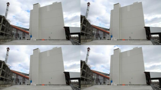 玻璃工厂。一座高大的工业建筑。