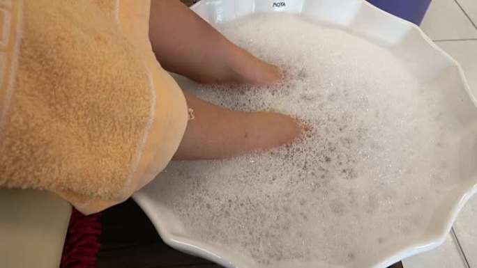 美容院的足部水疗修指甲