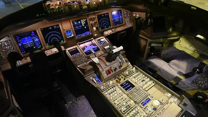 飞机驾驶舱飞机驾驶舱
