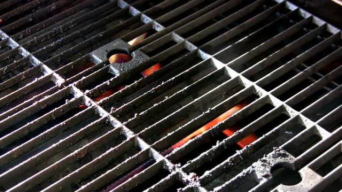 热烤肉坑-空的炭火火烤铁板烧