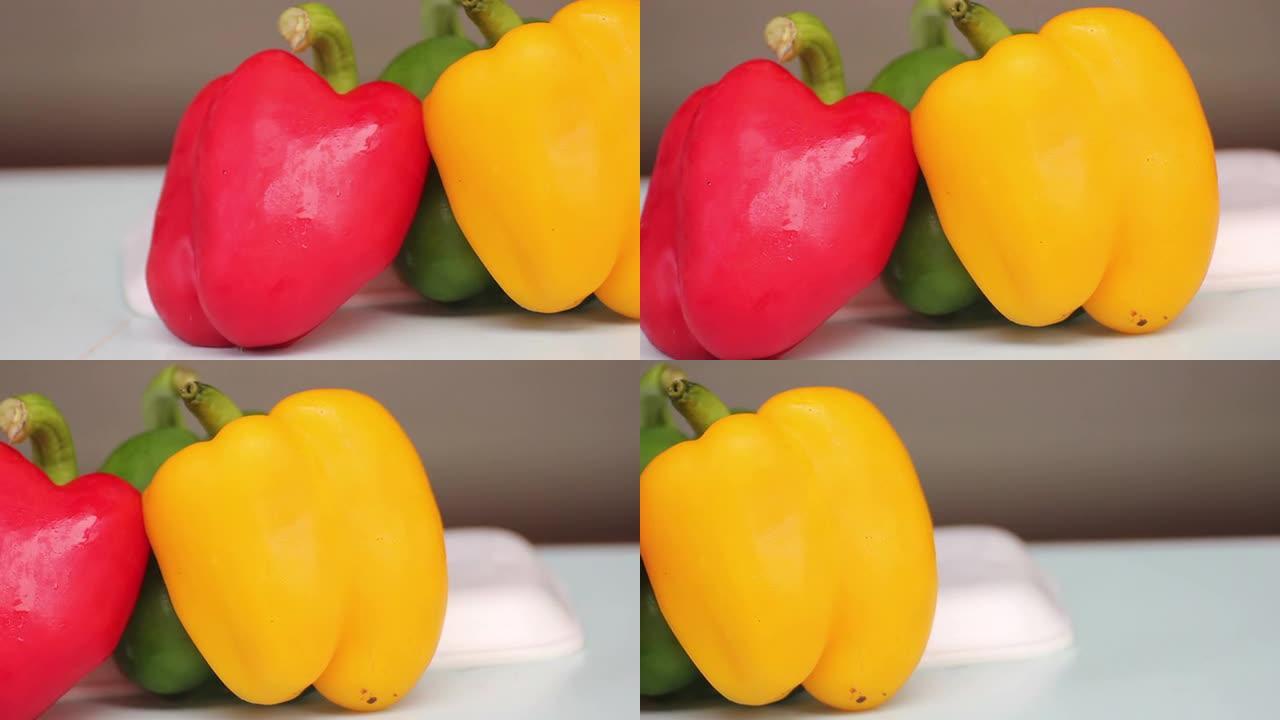﻿五颜六色的甜椒。