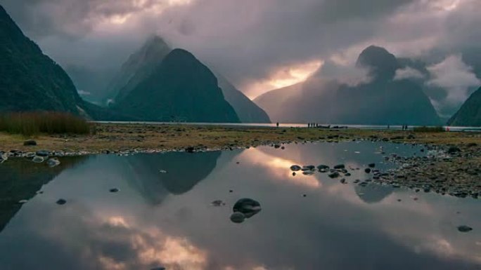 Milford Sound，Fiordland，新西兰