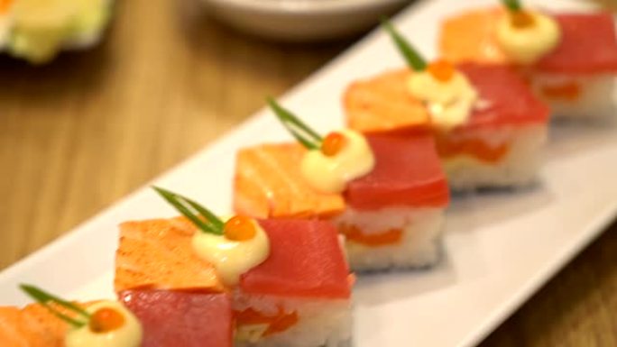 三文鱼和金枪鱼寿司-日本食物