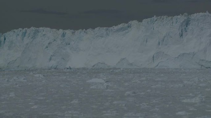 延时移动的浮冰冰川融化空气变暖