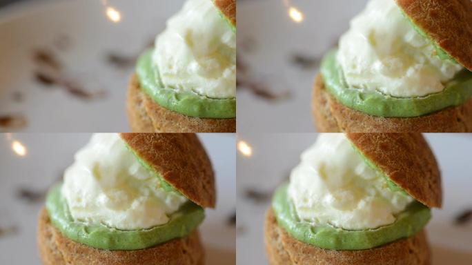 高清: 绿茶奶油球蛋糕和甜点