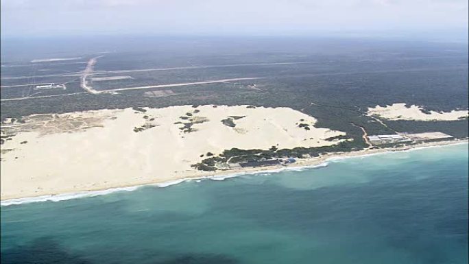 沿着亚历山大海滩快速飞行-鸟瞰图-东开普省，纳尔逊·曼德拉湾大都会市，纳尔逊·曼德拉湾，南非