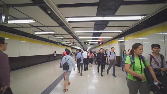香港旅客人群地铁站