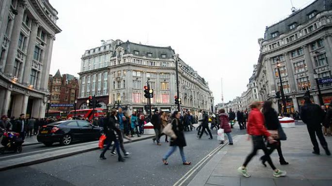 在英国伦敦牛津街购物