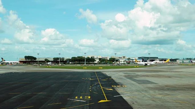 机场的飞机出租车飞机场延时飞机滑行视频素