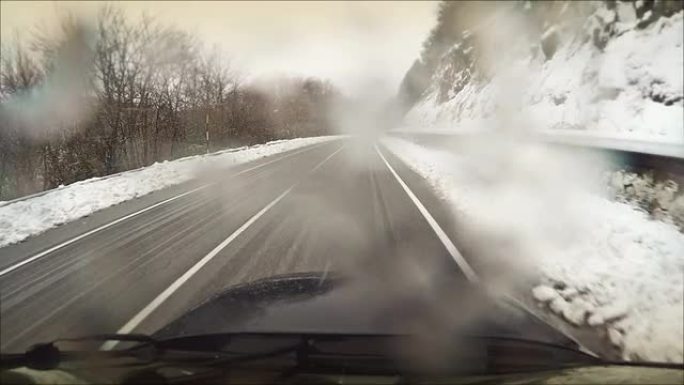 车载摄像头：在暴风雪中行驶