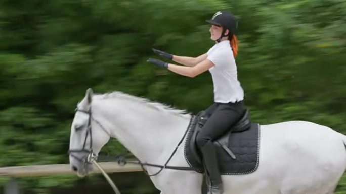 骑马运动员在伦敦练习