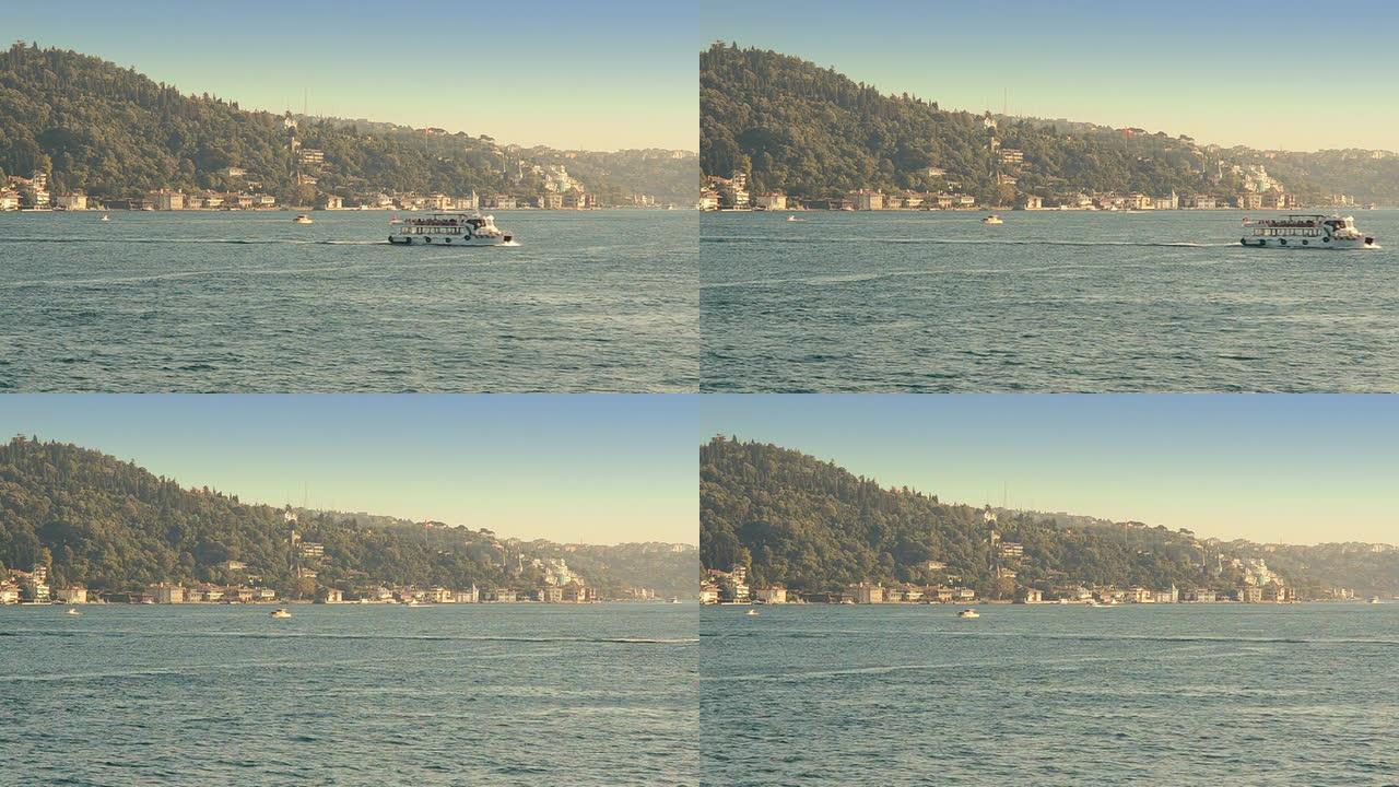 小型穿梭机在伊斯坦布尔巡游
