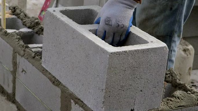 建筑工人-煤渣块