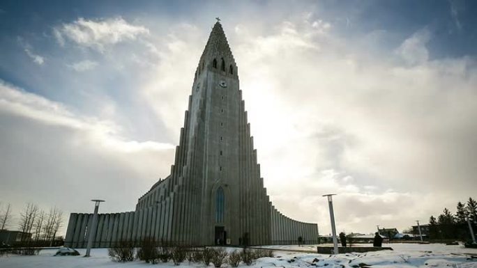 高清延时：冰岛雷克雅未克Hallgrimskirkja大教堂的行人