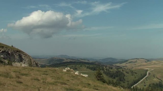 国家全景蓝天白云山峦叠嶂天际线