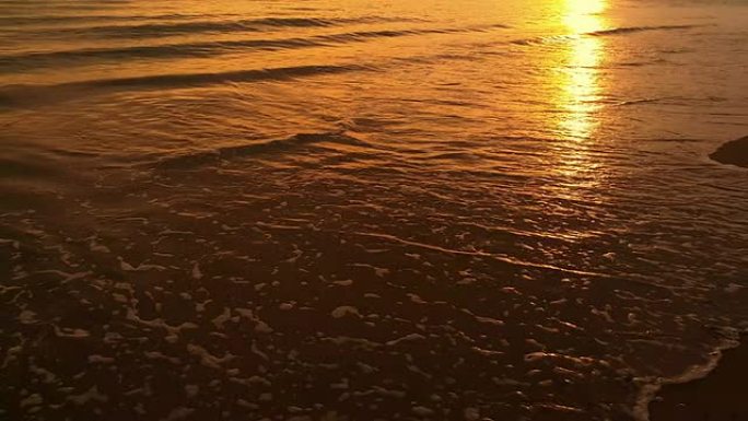 海上日落海滩黄昏金色沙滩夕阳晚霞
