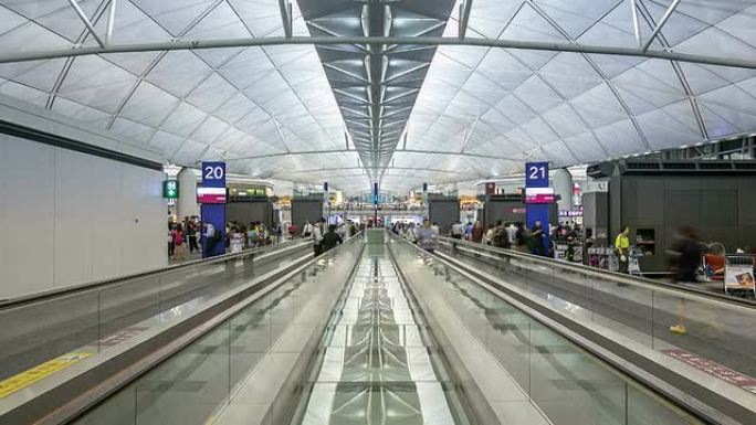 高清时差：香港机场候机厅旅客拥挤