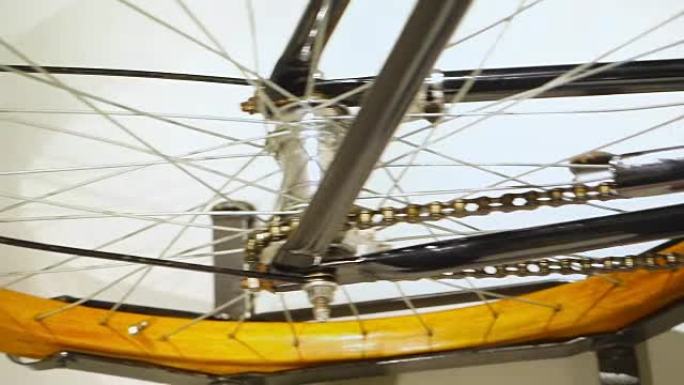老式自行车车轮的特写