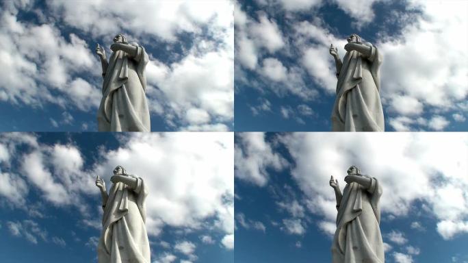 带延时云的耶稣雕像