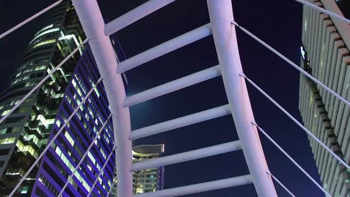 超延时城市场景仰拍拍摄港铁框架办公楼写字