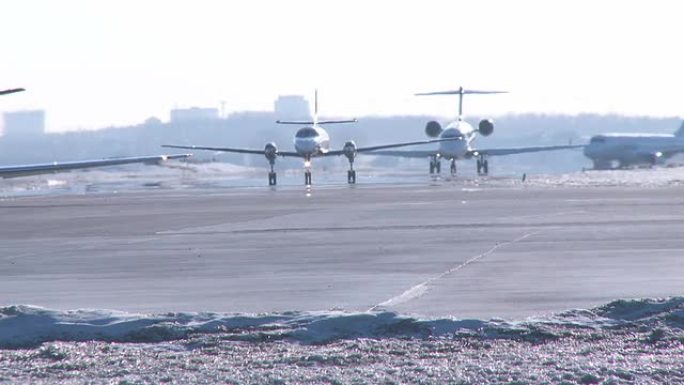 Conga系列三架飞机在冬季-近景
