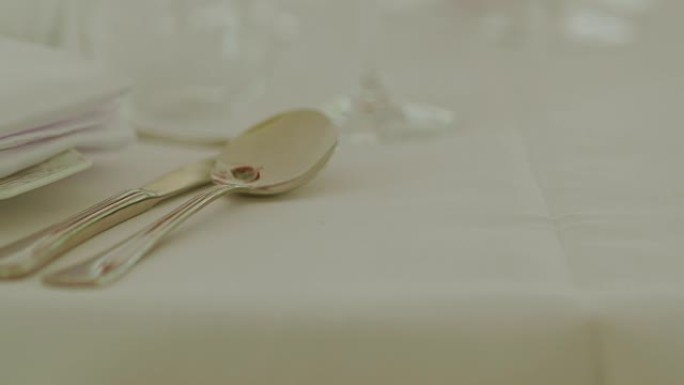 婚礼晚宴的装饰桌