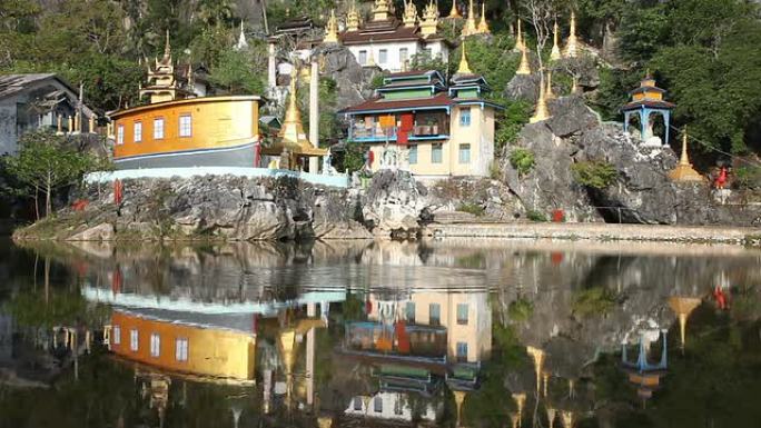 湖中倒影的佛教寺院