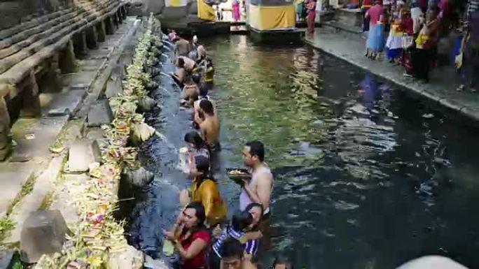印度尼西亚巴厘岛蒂尔塔恩普的圣泉